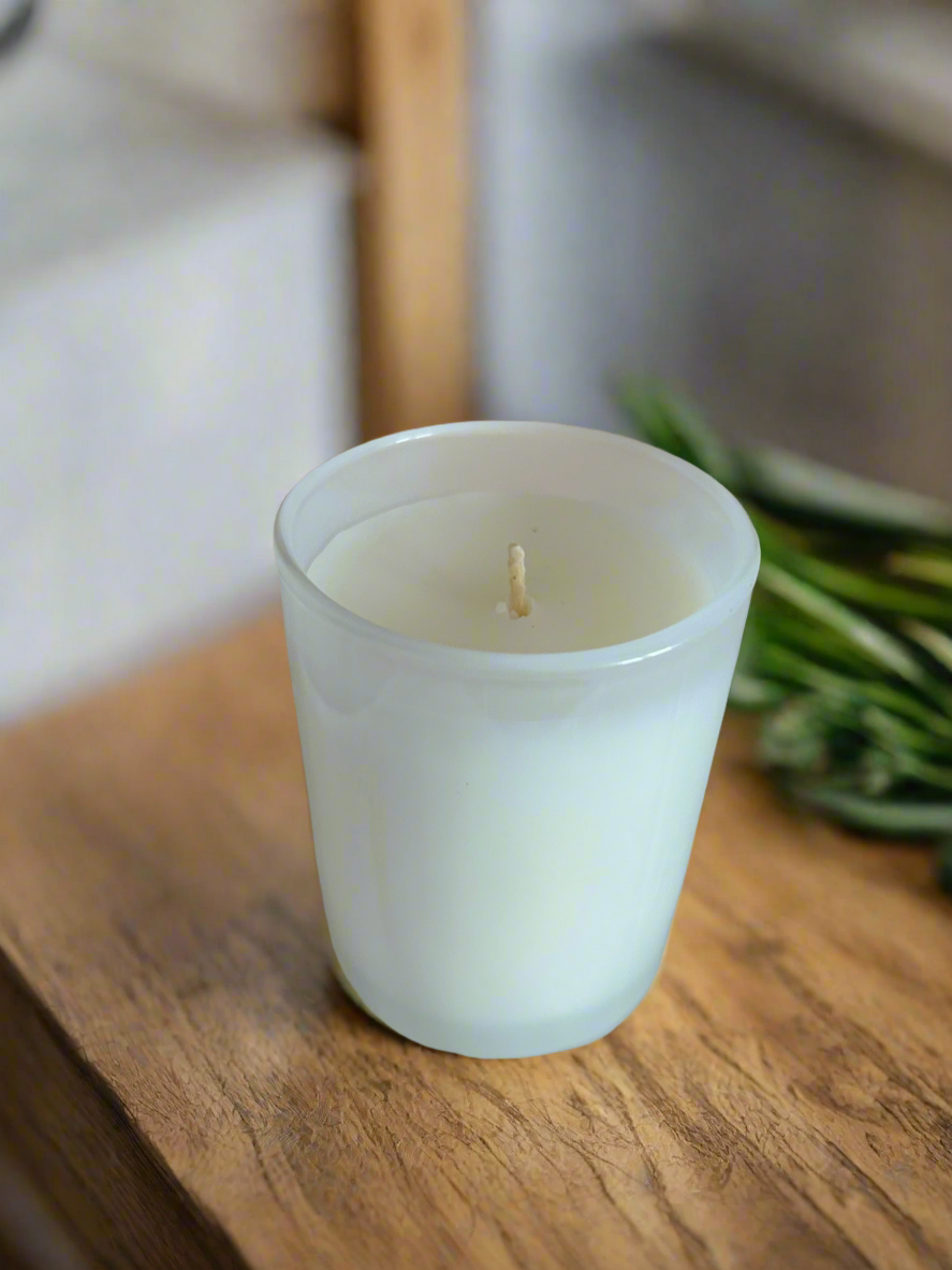 7.2oz Black Matted & White Glass Candle