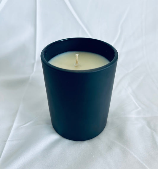 7.2oz Black Matted & White Glass Candle